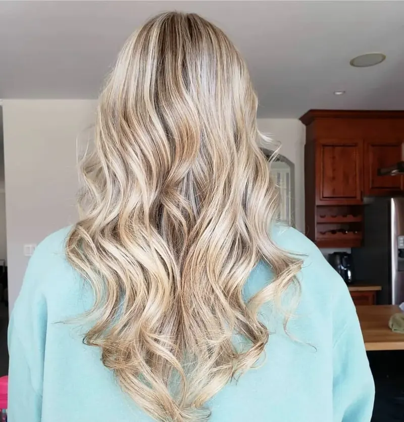 Long blonde waves